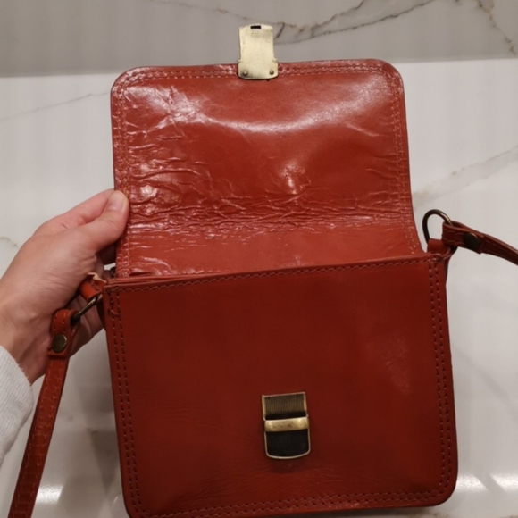 MADE IN ITALY genuine leather small crossbody bag - Picture 13 of 16